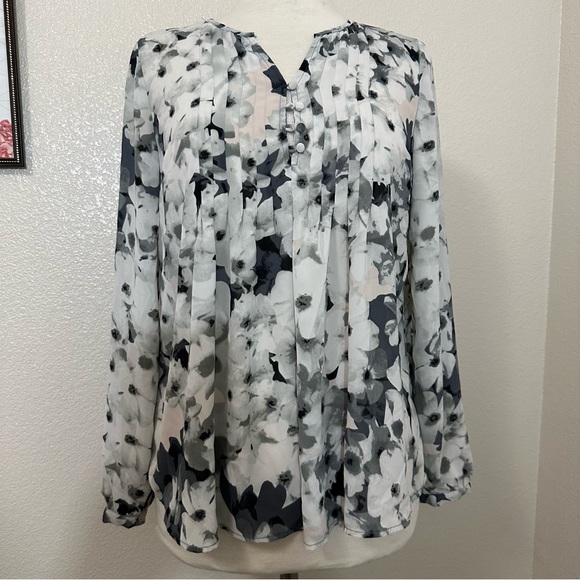 St Tropez West Floral Blouse Sz M Grey Work - Picture 3 of 10